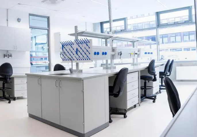 無(wú)菌區(qū)必須嚴(yán)格消毒或滅菌